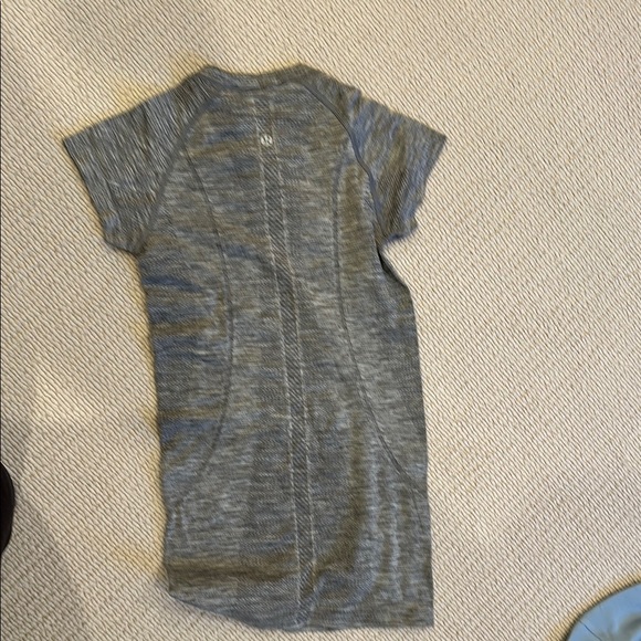 lululemon athletica Gray Short Sleeve Tee - Picture 3 of 3